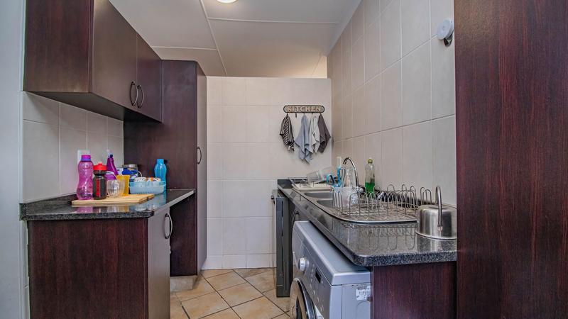 5 Bedroom Property for Sale in Fraaiuitsig Western Cape